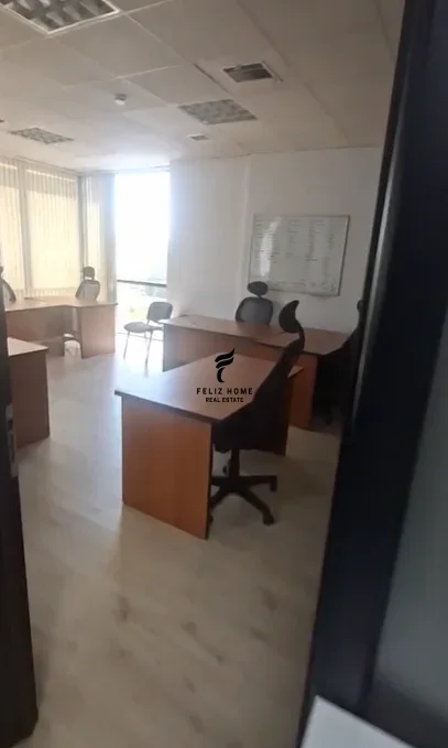 Tirane, jepet me qera zyre Kati 8, 275 m² 4.950 € (QENDER)