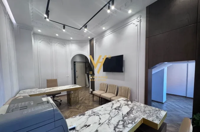Tirane, jepet me qera zyre Kati 7, 55 m² 650 € (GOLDEN PARK 3, YZBERISHT)