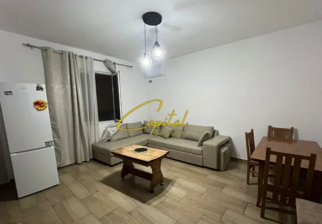 Tirane, jepet me qera apartament 1+1 Kati 3, 87 m² 400 € (5 MAJI)