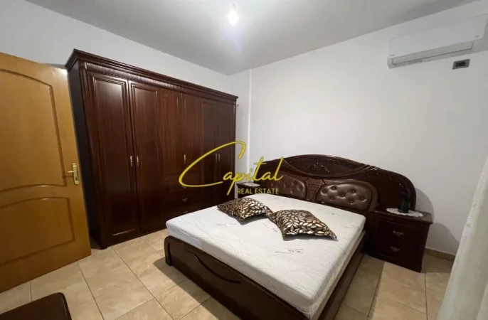 Tirane, jepet me qera apartament 1+1 Kati 3, 87 m² 400 € (5 MAJI)