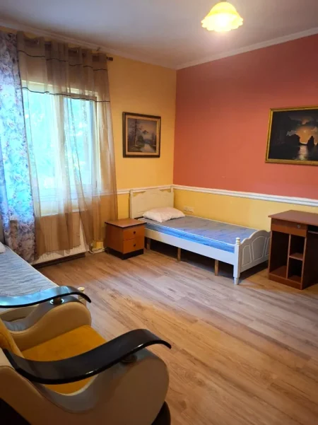 🏡 Jepet me Qera Apartament 2+1 te Komuna e Parisit ,  650 MIJE LEKE/muaji