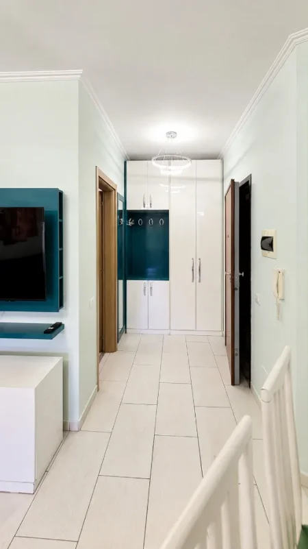 Tirane, jepet me qera apartament 2+1+Aneks+Ballkon Kati 3, 110 m² 750 € (ISH TREGU ELEKTRIK)