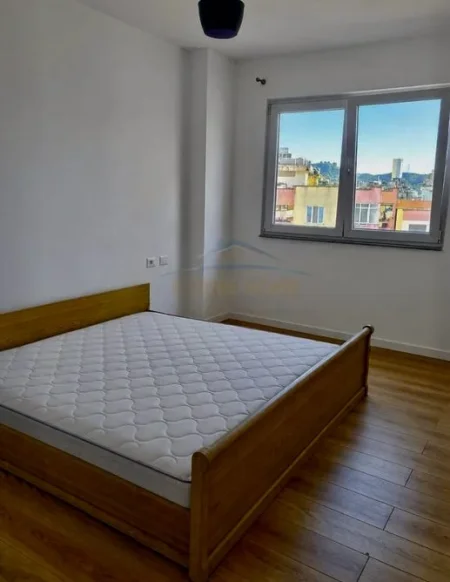 Tirane, jepet me qera apartament 2+1 Kati 9, 105 m² 600 € 