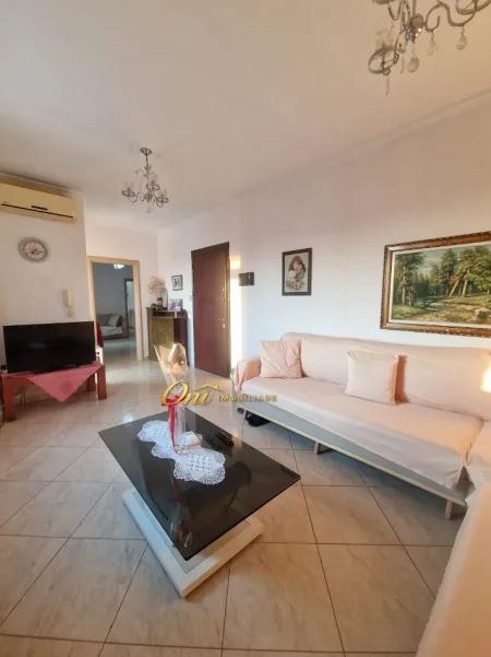 Tirane, jepet me qera apartament 2+1 Kati 9, 130 m² 700 € (RRUGA FORTUZI)