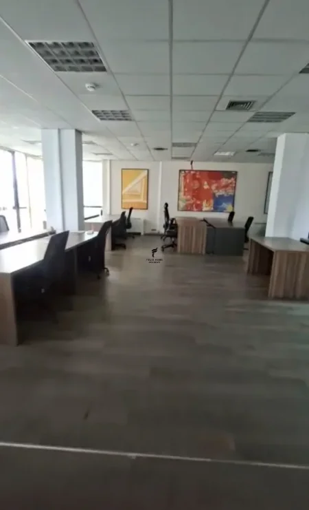 Tirane, jepet me qera zyre Kati 7, 330 m² 5.940 € (QENDER)