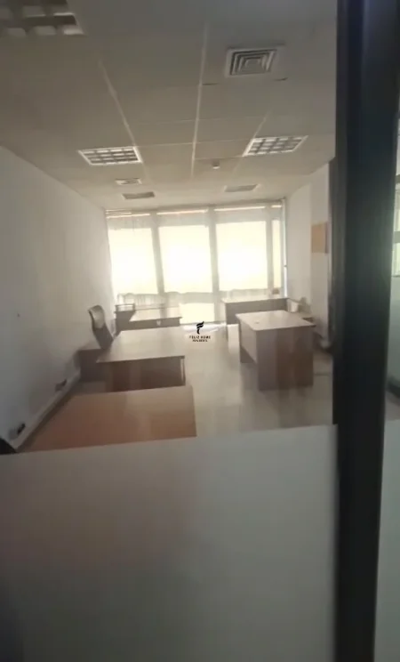 Tirane, jepet me qera zyre Kati 8, 275 m² 4.950 € (QENDER)