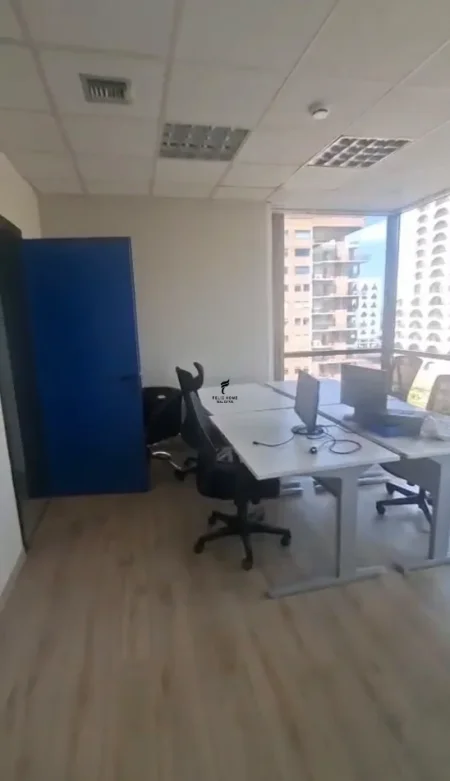 Tirane, jepet me qera zyre Kati 8, 275 m² 4.950 € (QENDER)