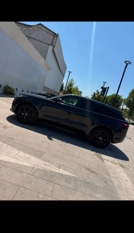 Tirane, shitet SUV Range Rover Velar Nafte, e zeze automatik Klima 198.000 km 24.000 €