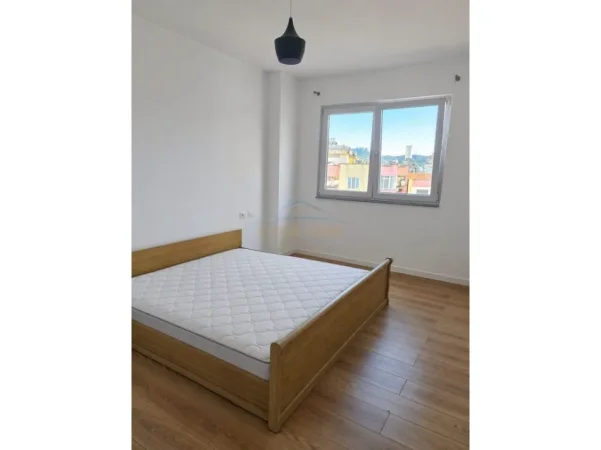 Tirane, jepet me qera apartament 2+1 Kati 9, 106 m² 600 € (YZBERISHT)