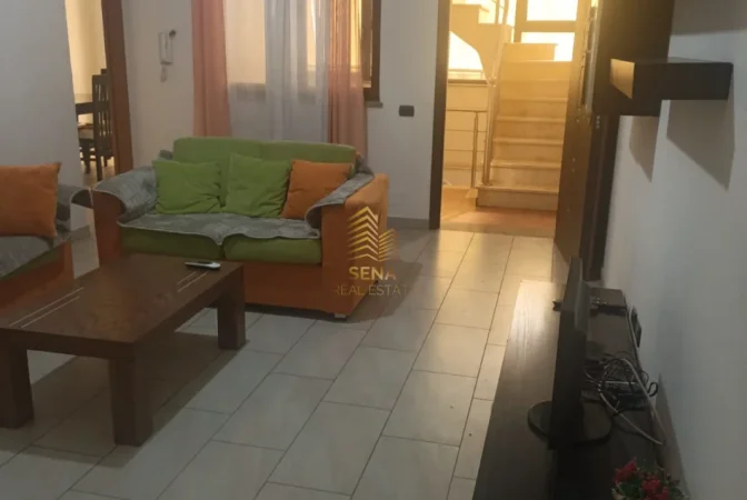 Tirane, jepet me qera apartament 2+1+Ballkon Kati 2, 120 m² 500 € (Porcelan)