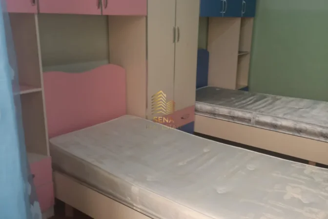 Tirane, jepet me qera apartament 2+1+Ballkon Kati 2, 120 m² 500 € (Porcelan)