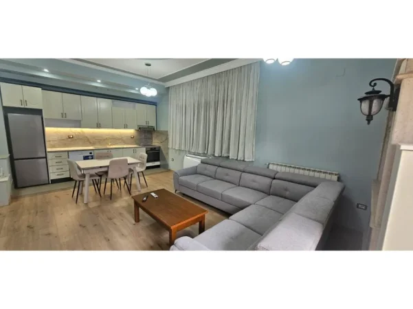 Jepet me qera Vile 2+1 Kati 1, 180 m² 800 € (Idriz Dollaku)