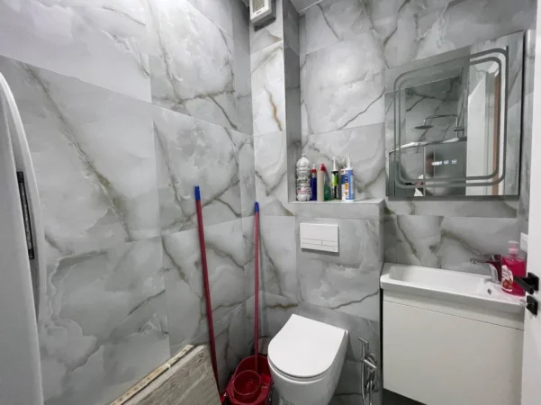 Tirane, jepet me qera apartament 2+1 Kati 4, 60 m² 600 € (ish Tregu Elektrik)