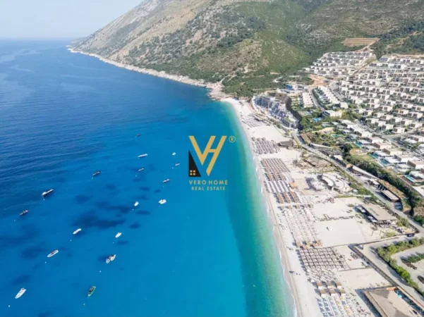 Dhermi - Palase, shitet truall , 3.880 m²  (PALASE)