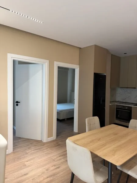 Tirane, jepet me qera apartament 2+1 Kati 3, 95 m² 800 € (Xhamlliku)