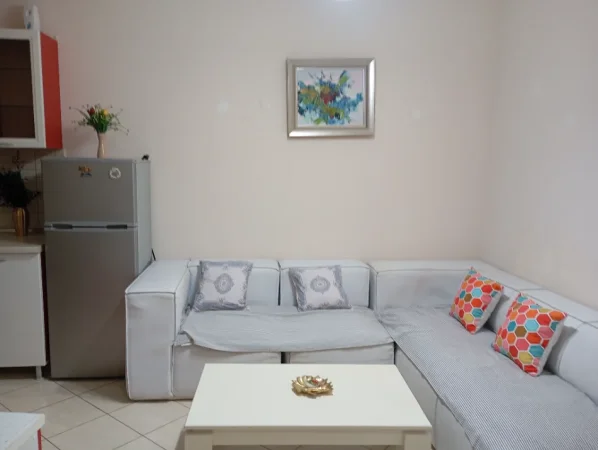 !Tirane, jepet me qera apartament 1+1+Ballkon Kati 1, 51 m² 430 €