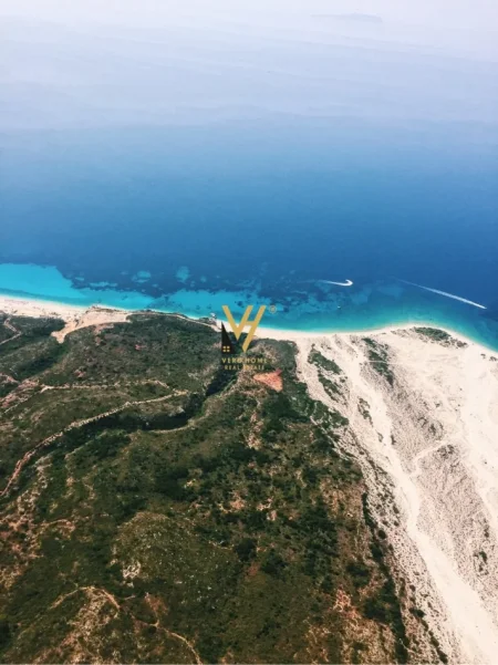 Dhermi , shitet truall , 4.200 m²  (DHERMI)