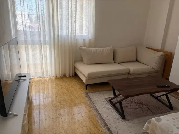 Tirane, jepet me qera apartament 2+1 Kati 4, 70 m² 600 € (DON BOSKO)