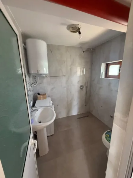 Tirane, jepet me qera apartament 1+1 Kati 1, 60 m² 400 € (Qytet Studenti)