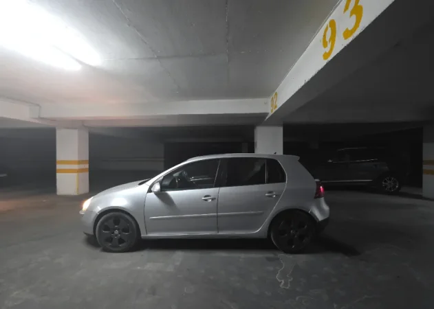 Tirane, shitet makine Volkswagen Golf 5 Nafte, gri metalizato automatik Kondicioner 245.000 km 3.990 €