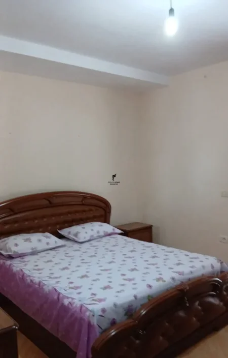 Tirane, jepet me qera apartament 2+1 Kati 1, 90 m² 500 € (LAPRAKA)