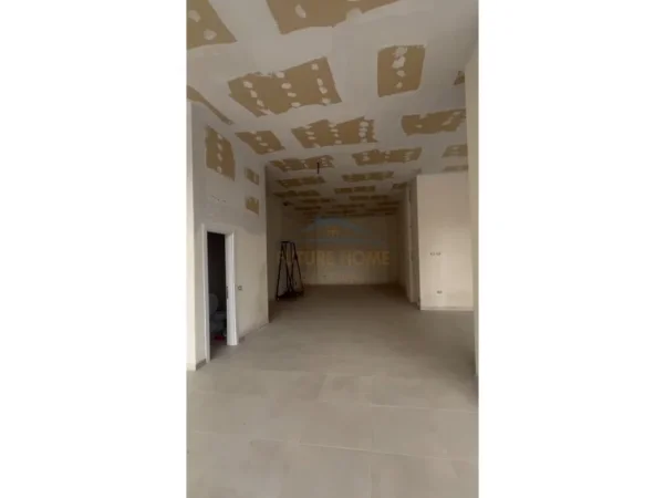 Tirane, shitet ambjent biznesi Kati 0, 147 m² 345.000 € (Ish-Parku i Autobusave)