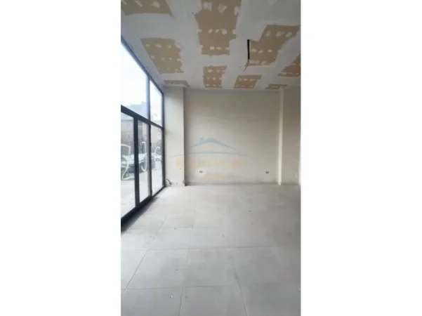 Tirane, shitet ambjent biznesi Kati 0, 147 m² 345.000 € (Ish-Parku i Autobusave)