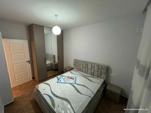 Tirane, jepet me qera Vile Vile 3 Katshe Kati 1, 90 m² 534 € (Sauk)