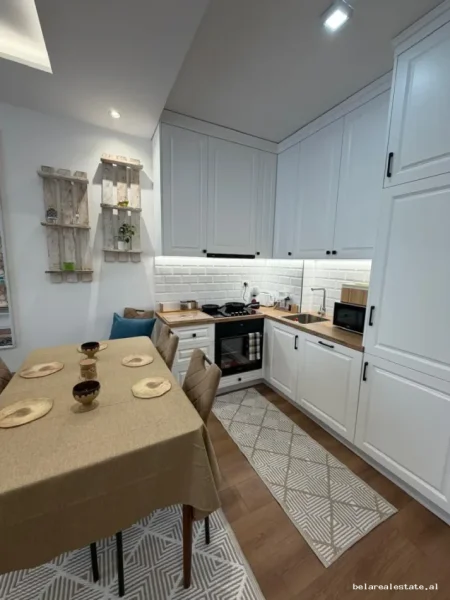 Tirane, jepet me qera apartament 1+1+Ballkon Kati 2, 65 m² 590 € (Univers City)