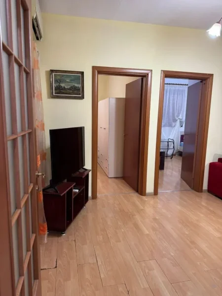 Tirane, jepet me qera apartament 2+1 Kati 3, 85 m² 550 € (Don Bosko)