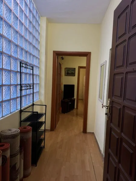 Tirane, jepet me qera apartament 2+1 Kati 3, 85 m² 550 € (Don Bosko)
