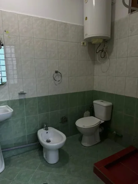 Tirane, jepet me qera apartament 2+1 Kati 3, 85 m² 550 € (Don Bosko)