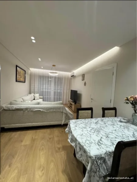 Tirane, jepet me qera apartament 2+1+Ballkon Kati 3, 96 m² 1.200 € (Komuna e Parisit)
