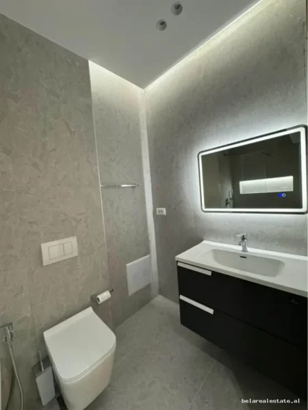 Tirane, jepet me qera apartament 2+1+Ballkon Kati 3, 96 m² 1.200 € (Komuna e Parisit)