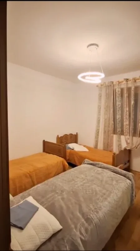 Tirane, jepet me qera apartament 1+1 Kati 1, 55 m² 400 € (Qytet Studenti)