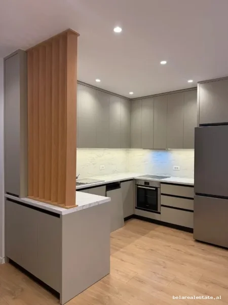 Tirane, jepet me qera apartament 1+1+Ballkon Kati 8, 78 m² 700 € (Dritan Hoxha)