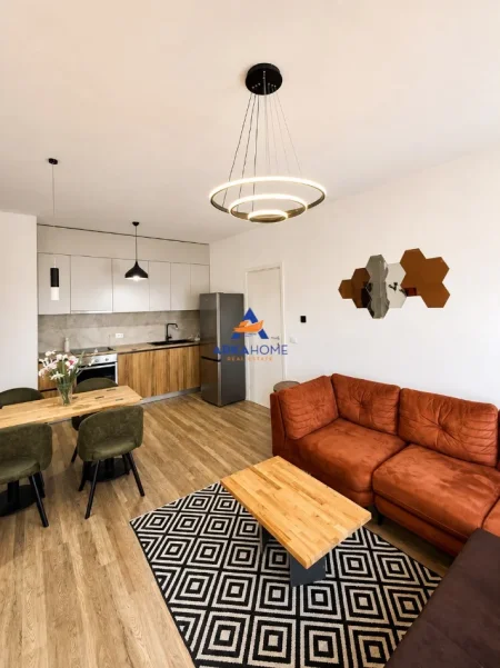 Tirane, jepet me qera apartament 2+1+Ballkon Kati 10, 96 m² 780 € (BULEVARDI RI)