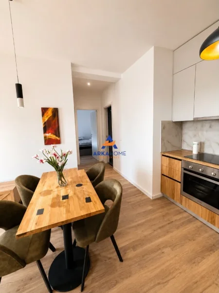 Tirane, jepet me qera apartament 2+1+Ballkon Kati 10, 96 m² 780 € (BULEVARDI RI)