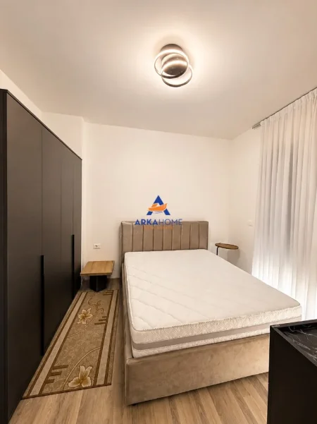 Tirane, jepet me qera apartament 2+1+Ballkon Kati 10, 96 m² 780 € (BULEVARDI RI)