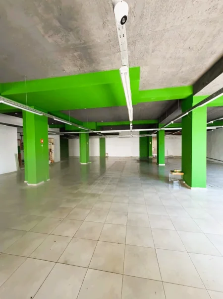 Tirane, shitet ambjent biznesi Kati 0, 500 m² 950.000 € (Kodra e Diellit)