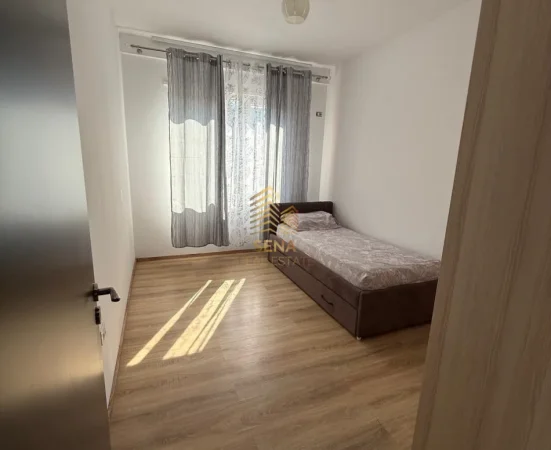 Tirane, jepet me qera apartament 2+1+Ballkon Kati 2, 85 m² 750 € (Tregu Elektrik)