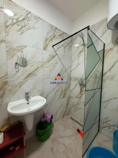 Tirane, jepet me qera apartament 2+1 Kati 9, 118 m² 780 € (BULEVARDI RI)