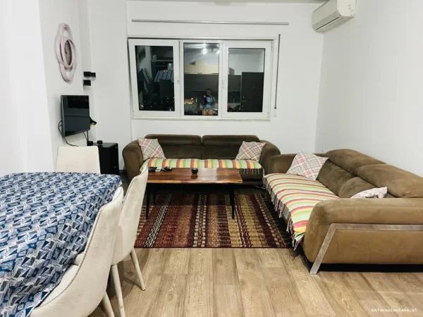 Tirane, jepet me qera apartament 2+1+Ballkon Kati 12, 100 m² 700 € (Asim Vokshi)