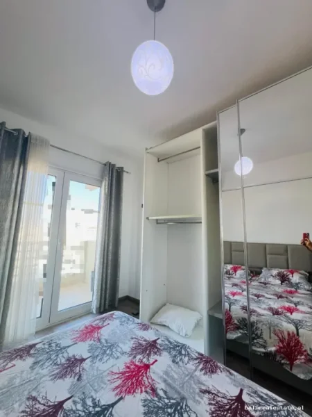 Tirane, jepet me qera apartament 2+1+Ballkon Kati 12, 100 m² 700 € (Asim Vokshi)