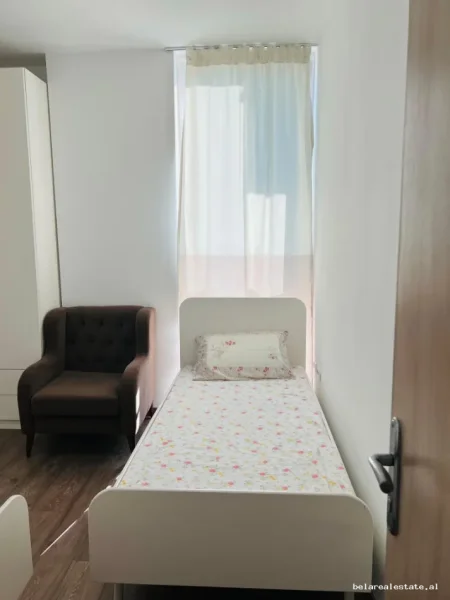 Tirane, jepet me qera apartament 2+1+Ballkon Kati 12, 100 m² 700 € (Asim Vokshi)