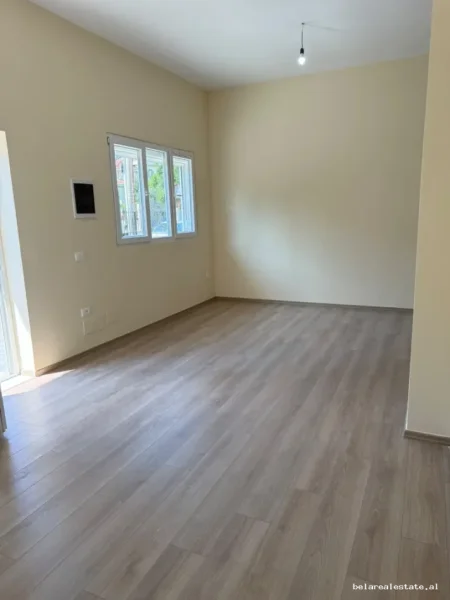Tirane, jepet me qera Vile Vile 1 Katshe Kati 1, 80 m² 480 € (Babrru)
