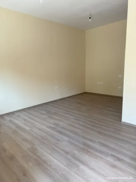 Tirane, jepet me qera Vile Vile 1 Katshe Kati 1, 80 m² 480 € (Babrru)
