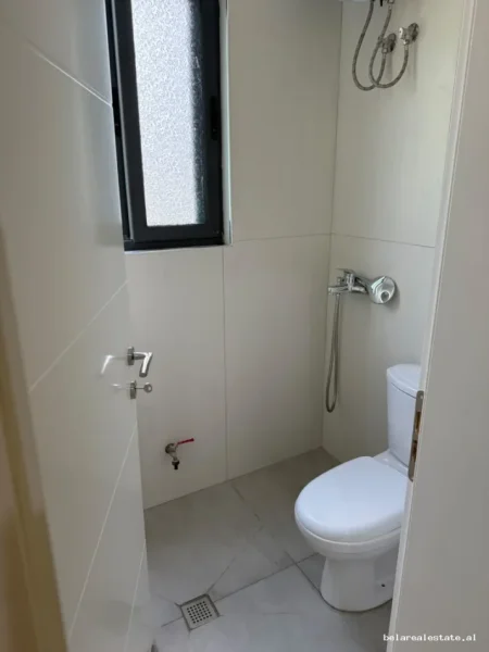 Tirane, jepet me qera Vile Vile 1 Katshe Kati 1, 80 m² 480 € (Babrru)