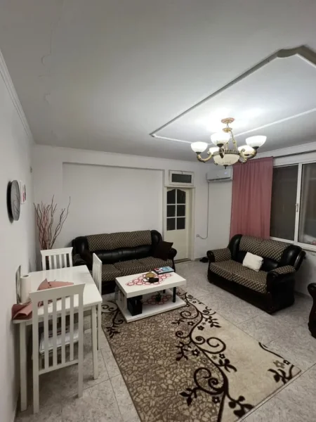 Tirane, jepet me qera apartament 1+1 Kati 1, 60 m² 400 € (Ali Demi)