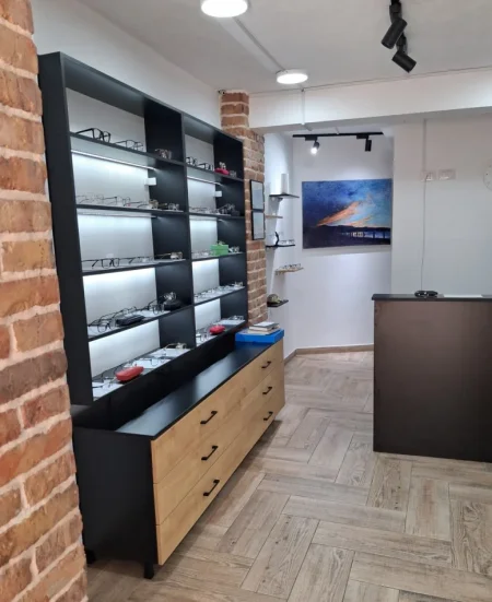 Tirane, shitet ambjent biznesi Kati 1, 67 m² (Rruga e Durrësit)